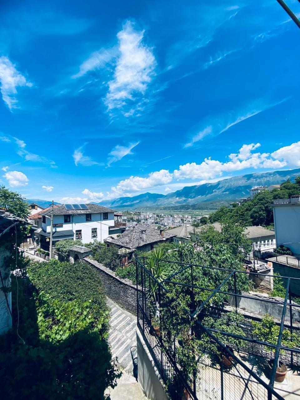 Hida Guest House Gjirokaster Luaran gambar
