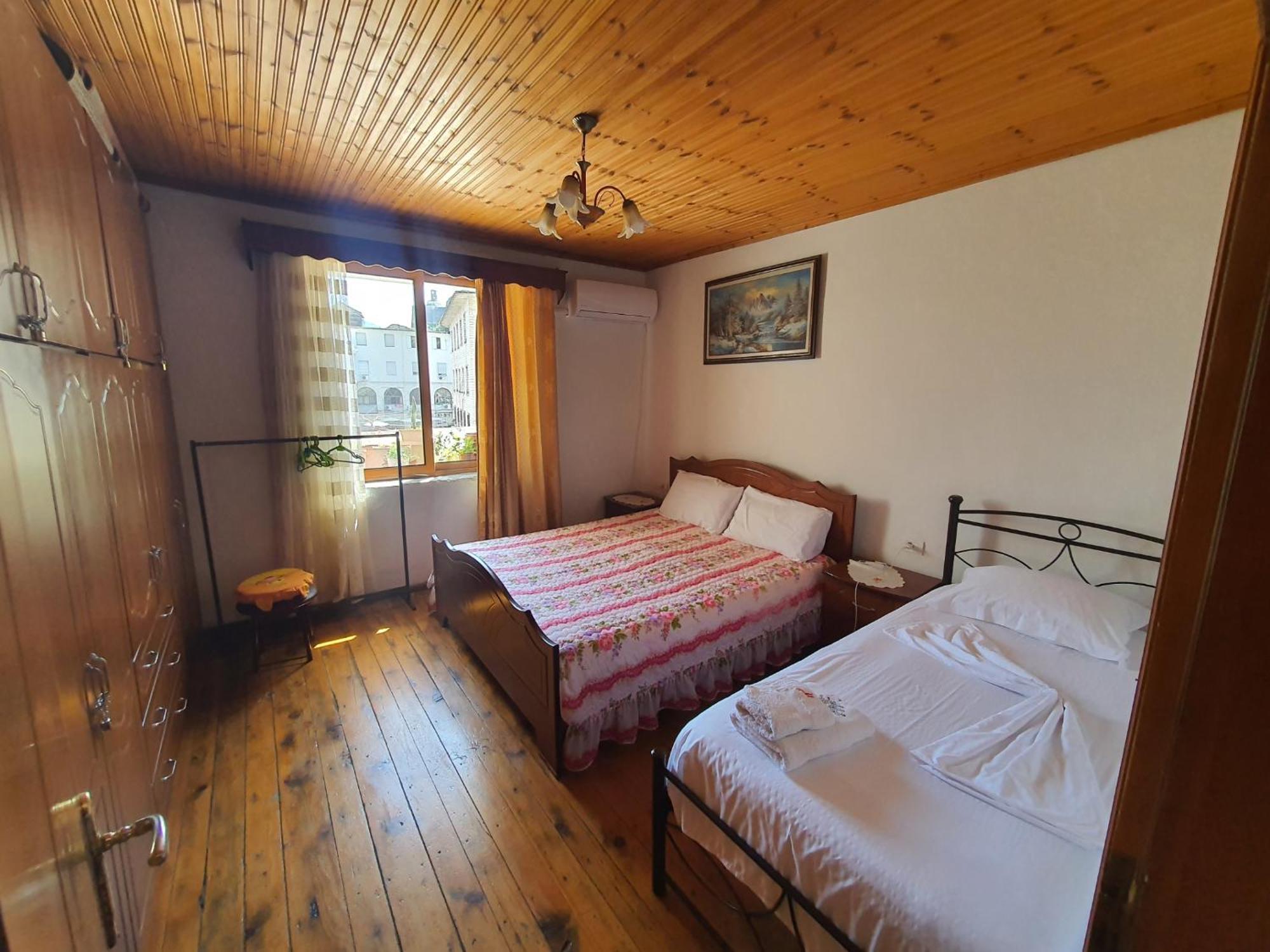 Hida Guest House Gjirokaster Luaran gambar