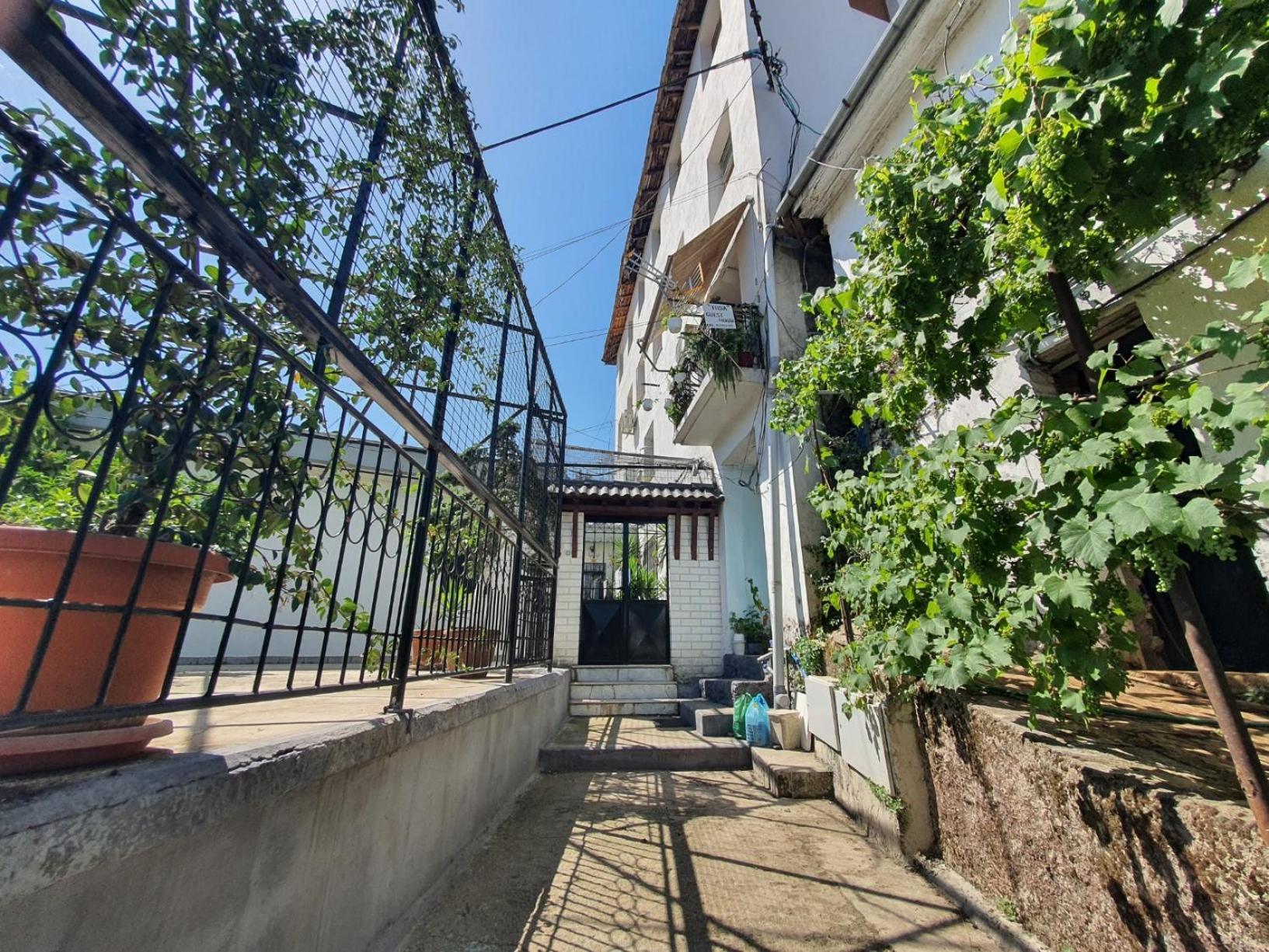 Hida Guest House Gjirokaster Luaran gambar